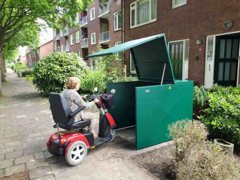 Scootmobiel schuurtje